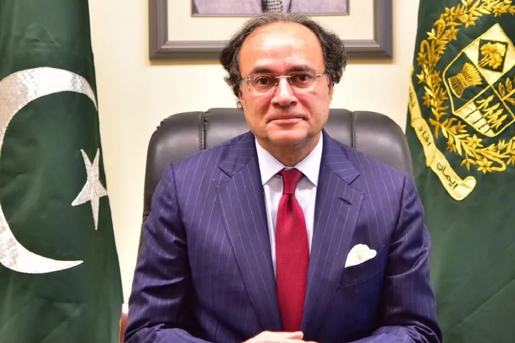 Aurangzeb to Attend Asian Financial Forum in Hong Kong