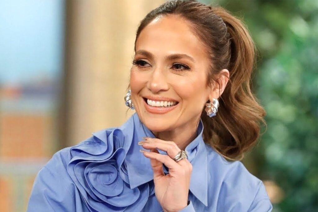 Jennifer Lopez Reportedly Dating Kevin Costner to Tease Ben Affleck and Garner