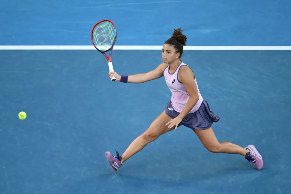 Paolini Cruises into Australian Open Round 2; Lys Seizes Second Chance